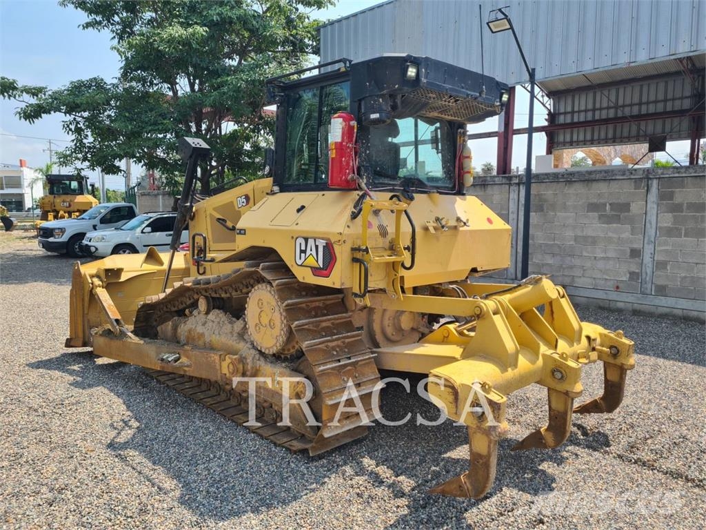 CAT D5 Buldožerji goseničarji