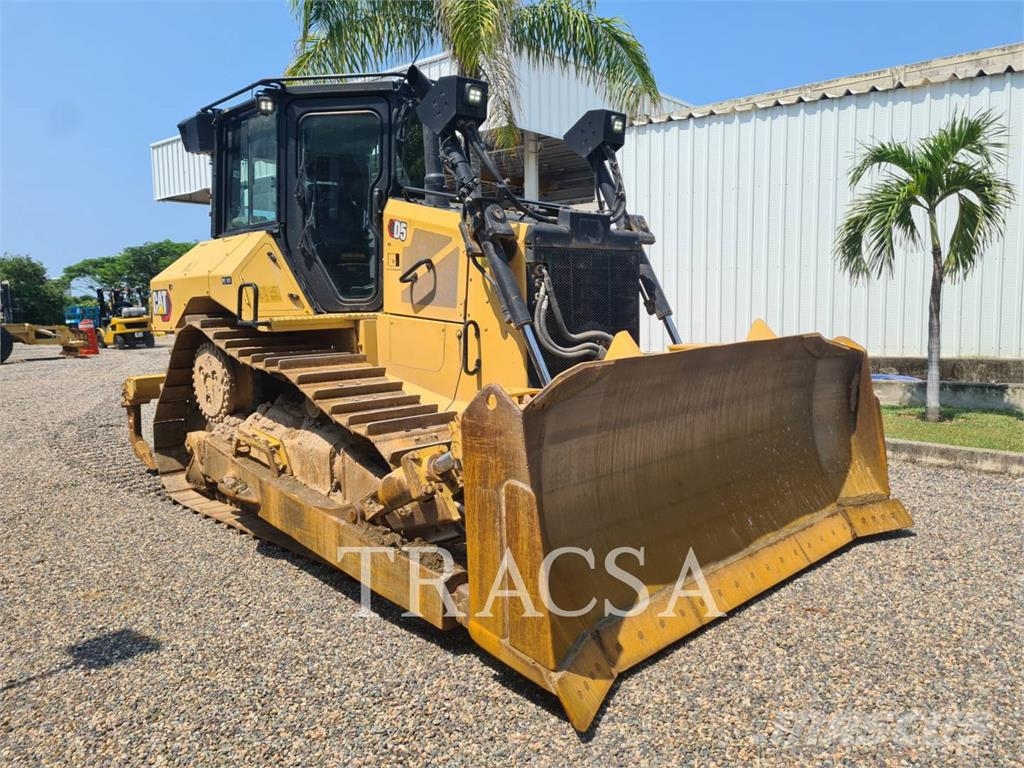 CAT D5 Buldožerji goseničarji