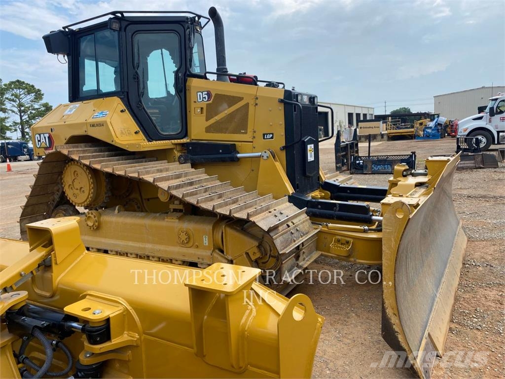 CAT D5 履帶推土機