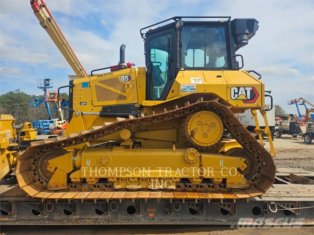 CAT D5 履帶推土機