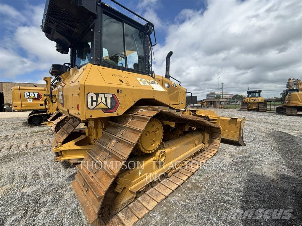 CAT D5 履帶推土機