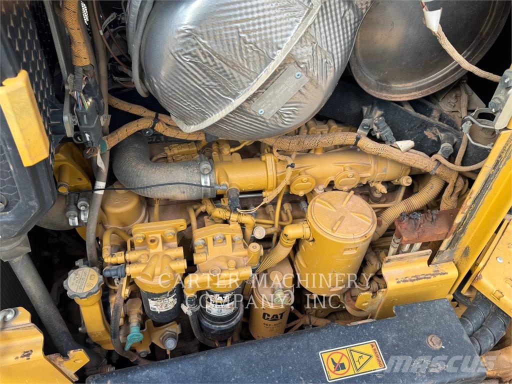 CAT D5 Buldožerji goseničarji