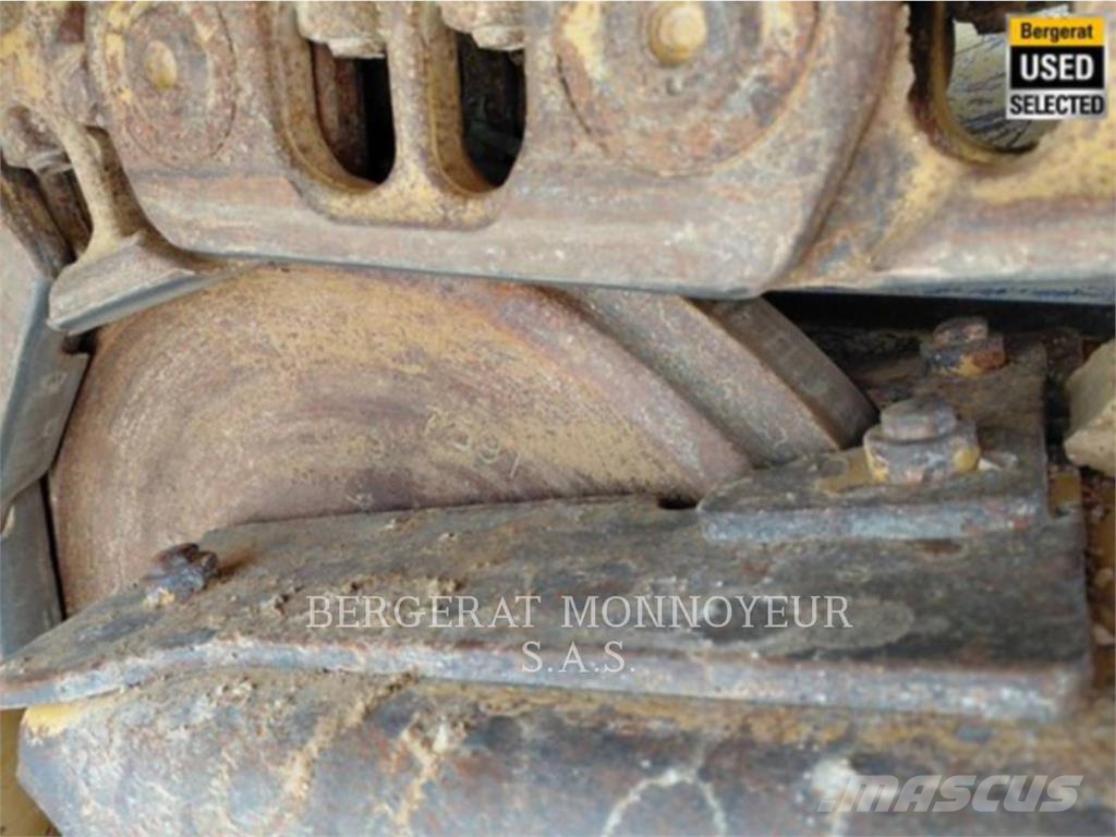 CAT D5 履帶推土機