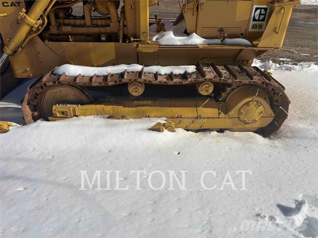 CAT D5 履帶推土機