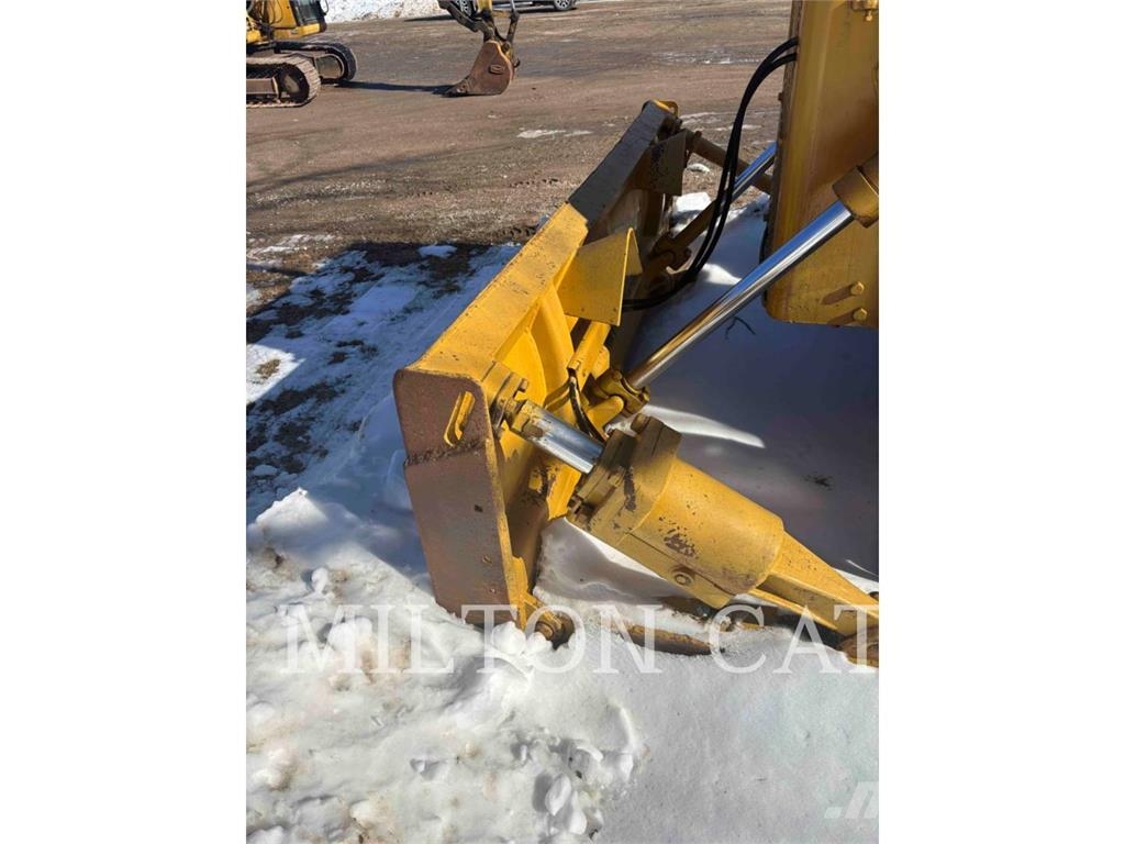 CAT D5 履帶推土機