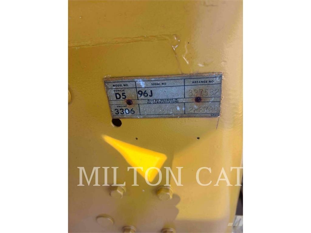 CAT D5 履帶推土機