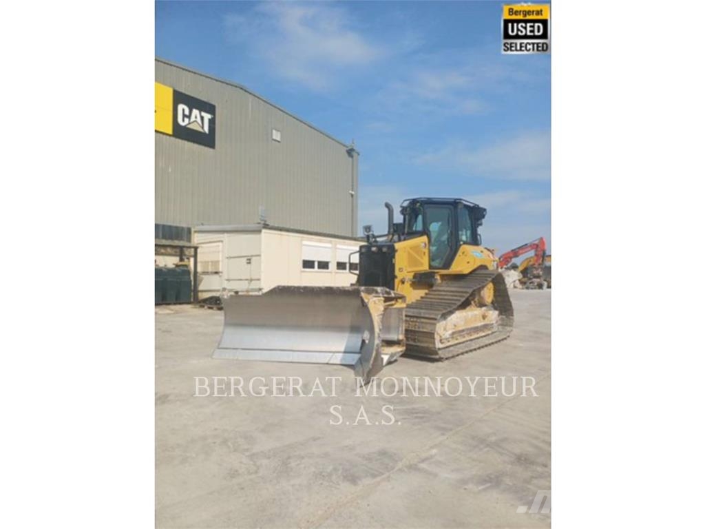 CAT D5 بلدوزرات مجنزرة