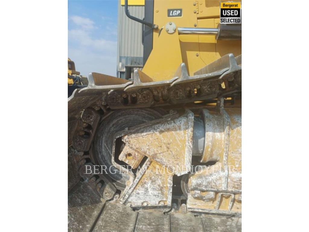 CAT D5 بلدوزرات مجنزرة
