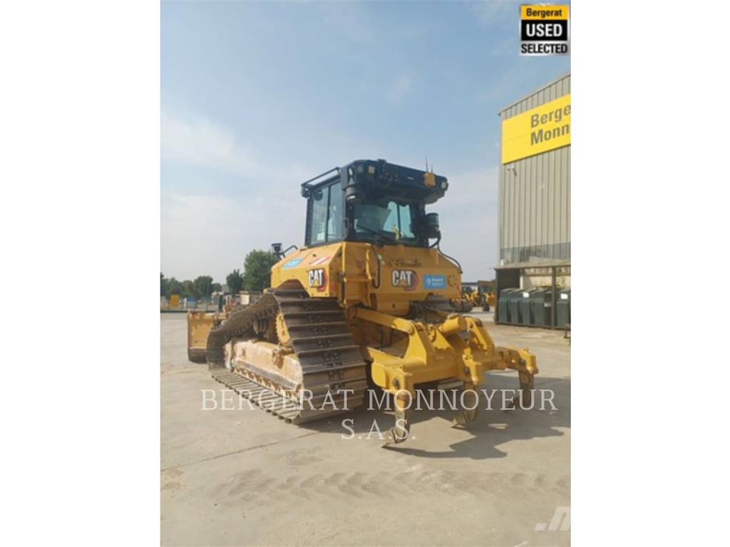CAT D5 بلدوزرات مجنزرة