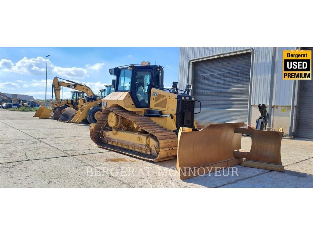 CAT D5 Гусеничные бульдозеры