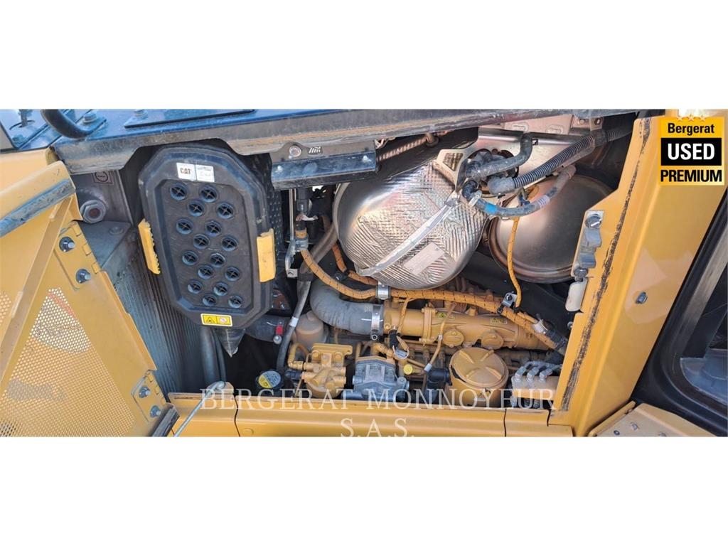 CAT D5 Гусеничные бульдозеры