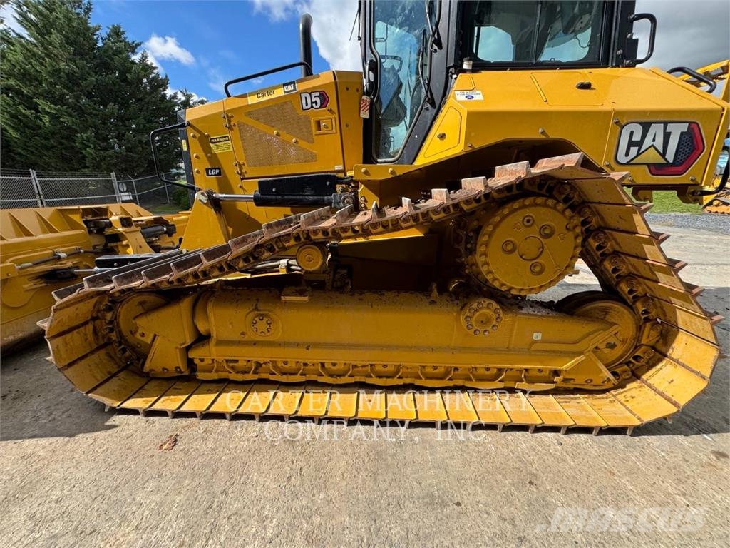 CAT D5-17VP Buldooserid