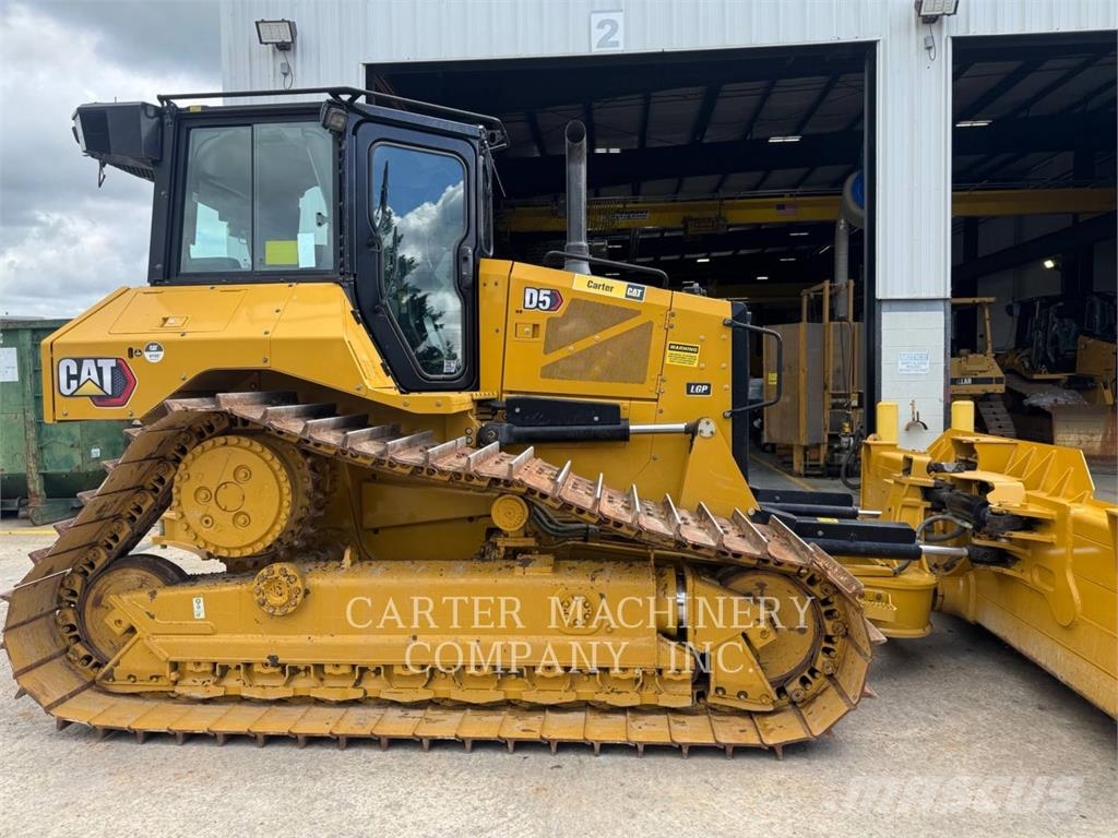 CAT D5-17VP Buldooserid