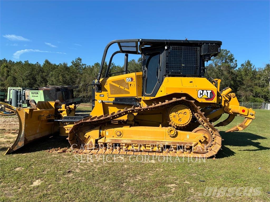 CAT D5-17VP Bulldozer på larvebånd
