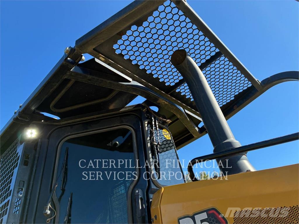 CAT D5-17VP Bulldozer på larvebånd