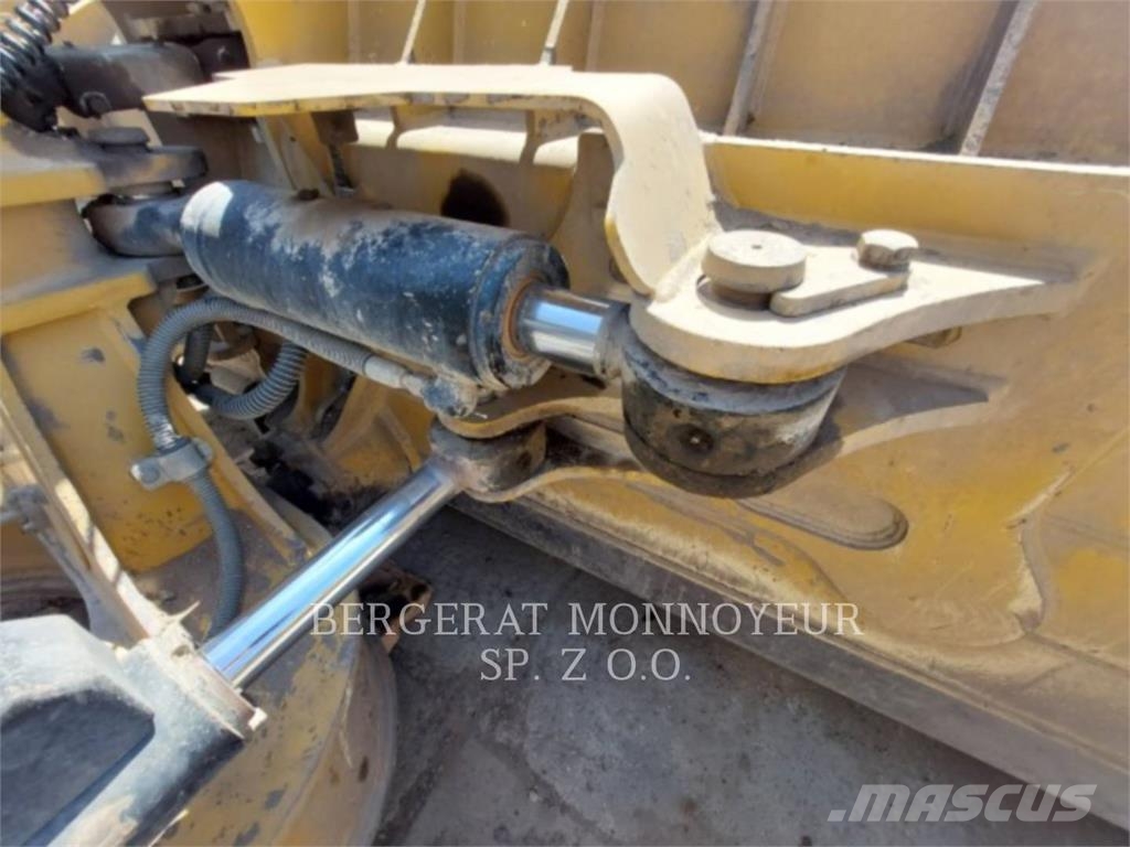 CAT D5-17VP Kāpurķēžu buldozeri