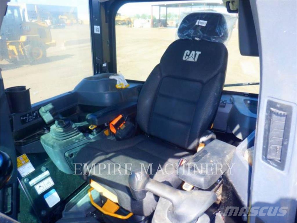 CAT D5-17VPWHA Crawler dozers