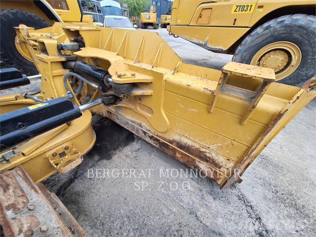 CAT D5 LGP 履帶推土機