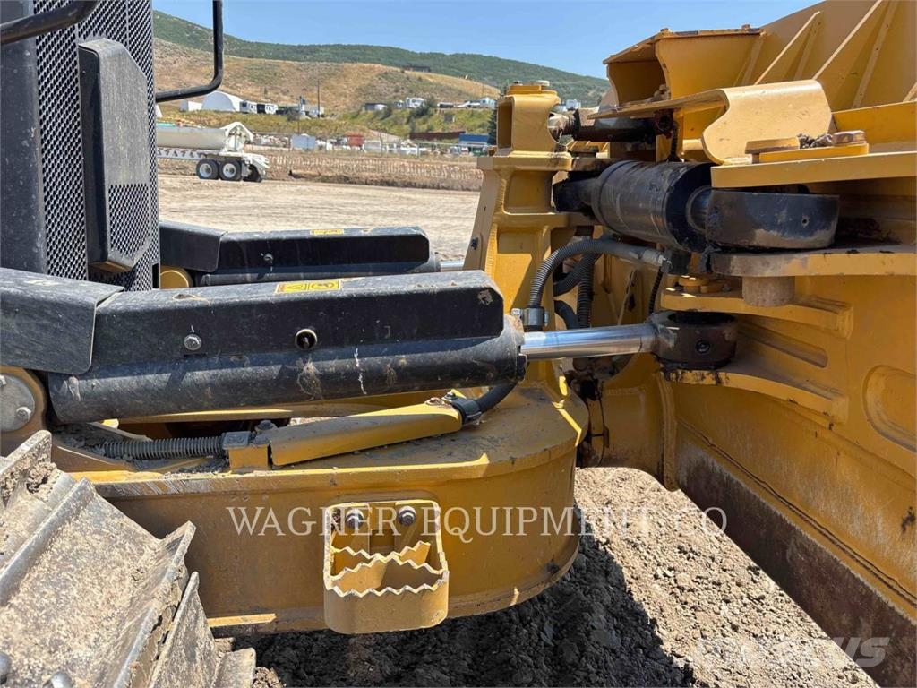 CAT D5 LGP VP Buldožerji goseničarji