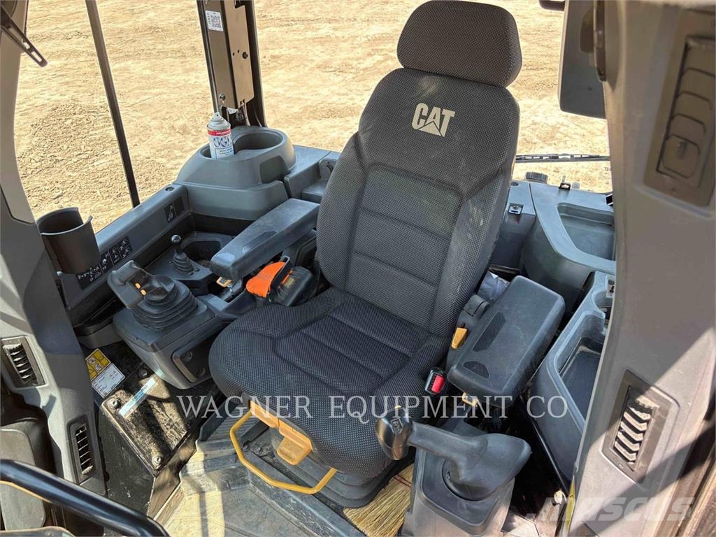 CAT D5 LGP VP Buldožerji goseničarji