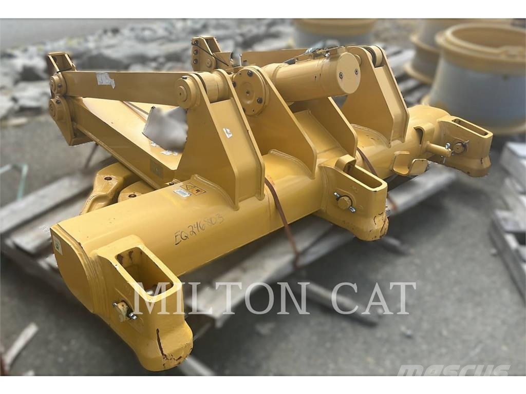 CAT D5 RIPPER MULTISHANK W/3 TEETH STRAIGHT Kultivatoriai-purentuvai