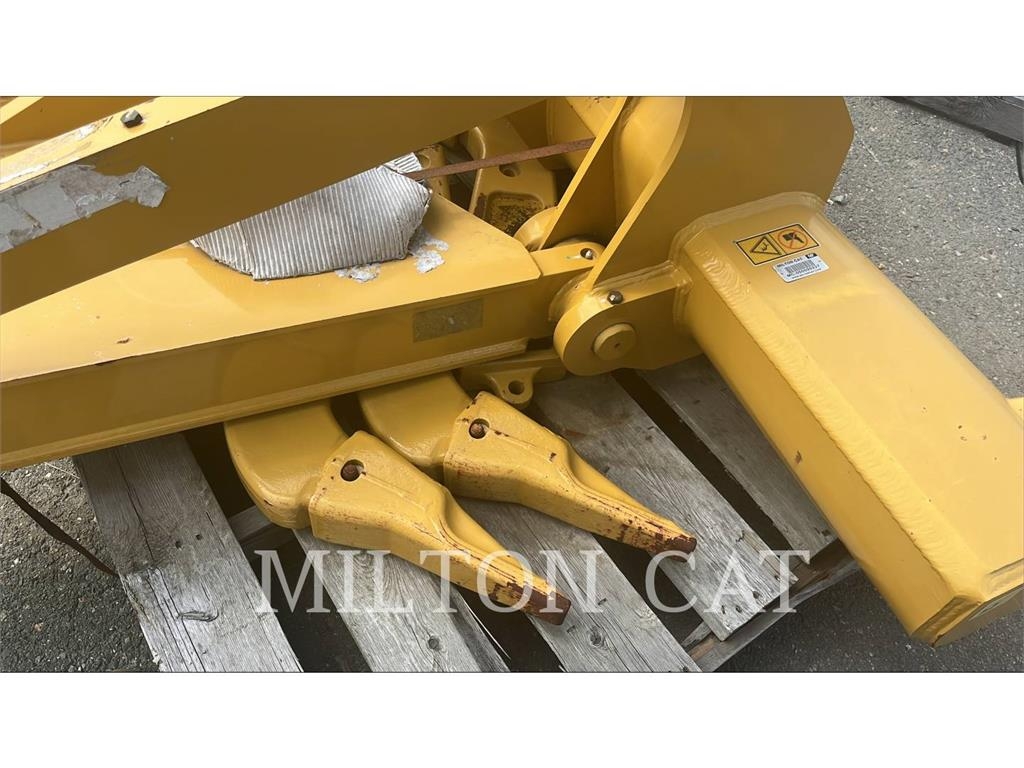 CAT D5 RIPPER MULTISHANK W/3 TEETH STRAIGHT Kultivatoriai-purentuvai