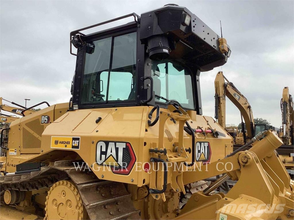CAT D5 VP Telaketjupuskutraktorit