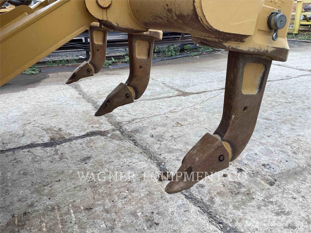 CAT D5 VP Telaketjupuskutraktorit