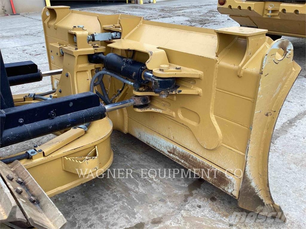 CAT D5 VP Telaketjupuskutraktorit