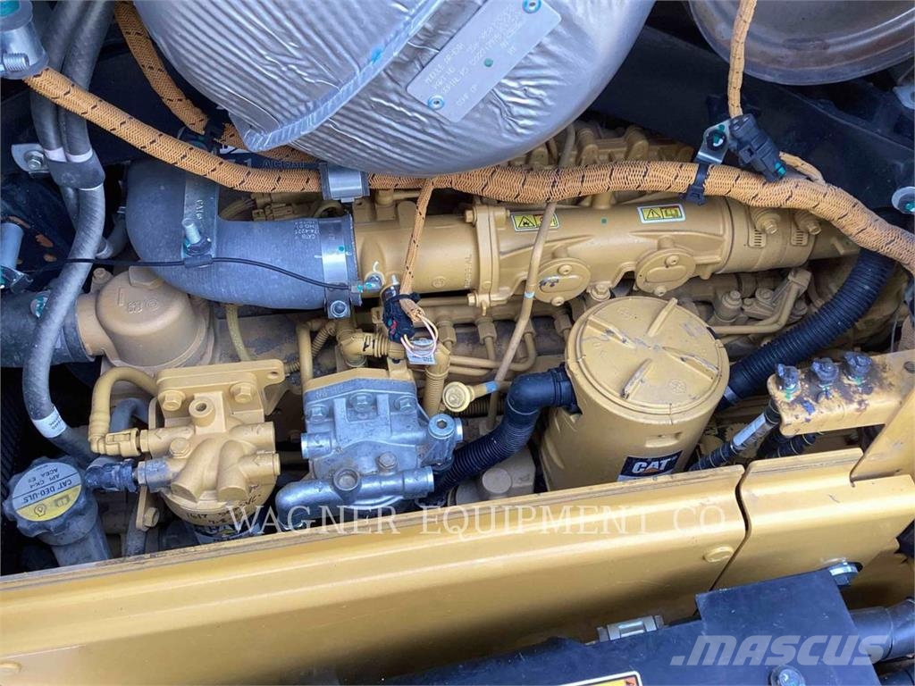 CAT D5 VP Telaketjupuskutraktorit
