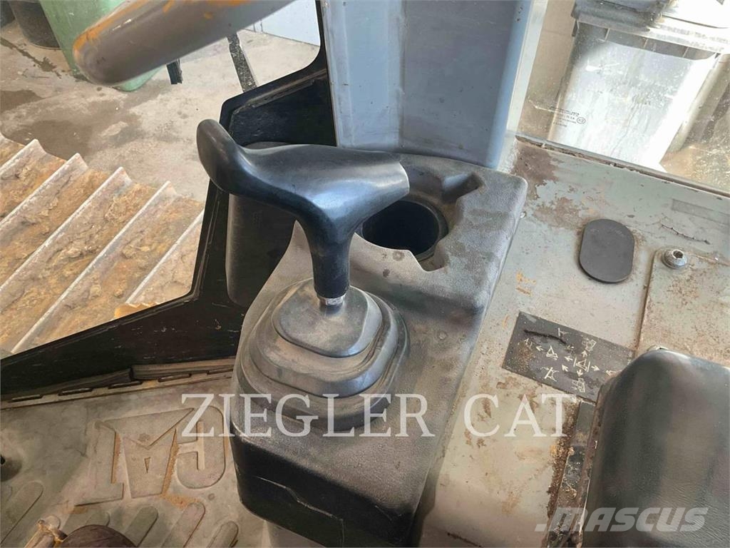CAT D5G Kāpurķēžu buldozeri