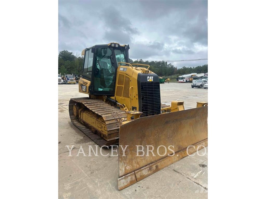 CAT D5K2 Гусеничные бульдозеры