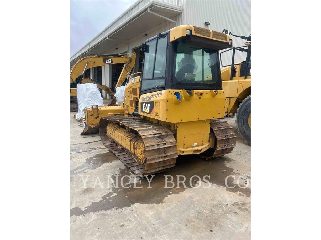CAT D5K2 Гусеничные бульдозеры