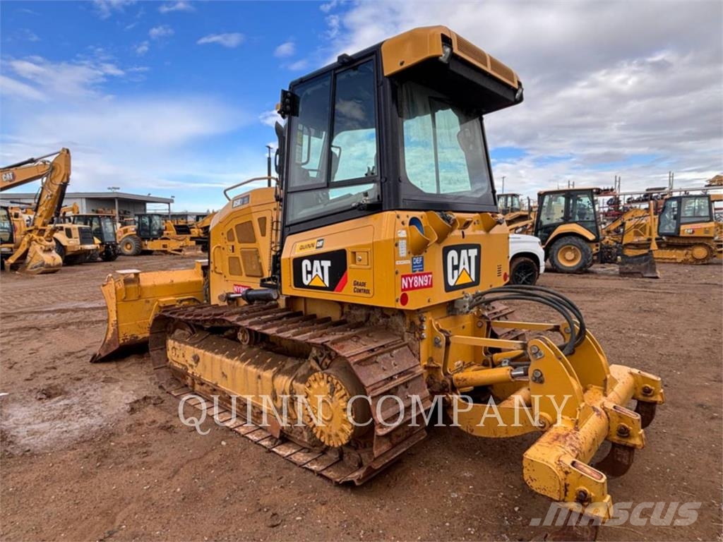 CAT D5K2 بلدوزرات مجنزرة