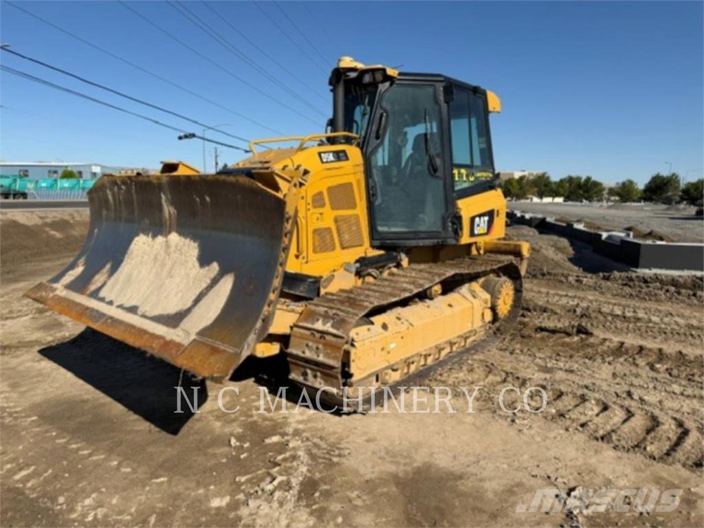 CAT D5K2 XL Buldozer sobre oruga