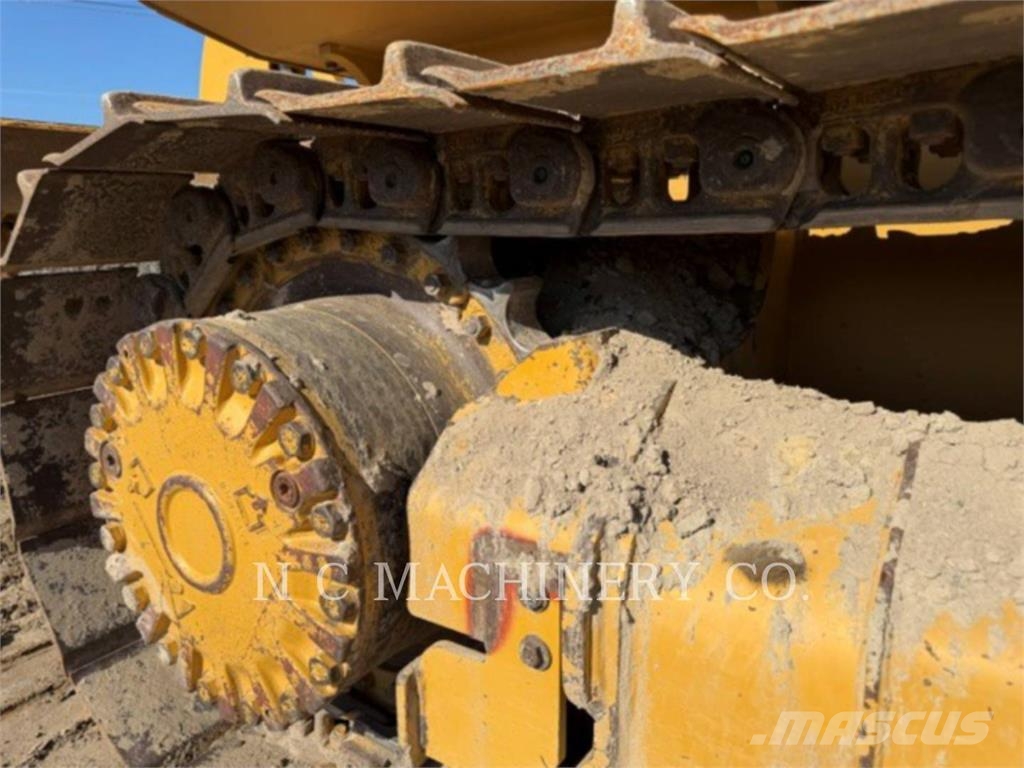 CAT D5K2 XL Buldozer sobre oruga