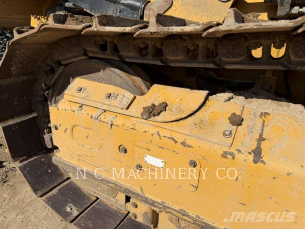 CAT D5K2 XL Buldozer sobre oruga