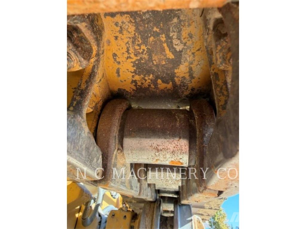 CAT D5K2 XL Buldozer sobre oruga