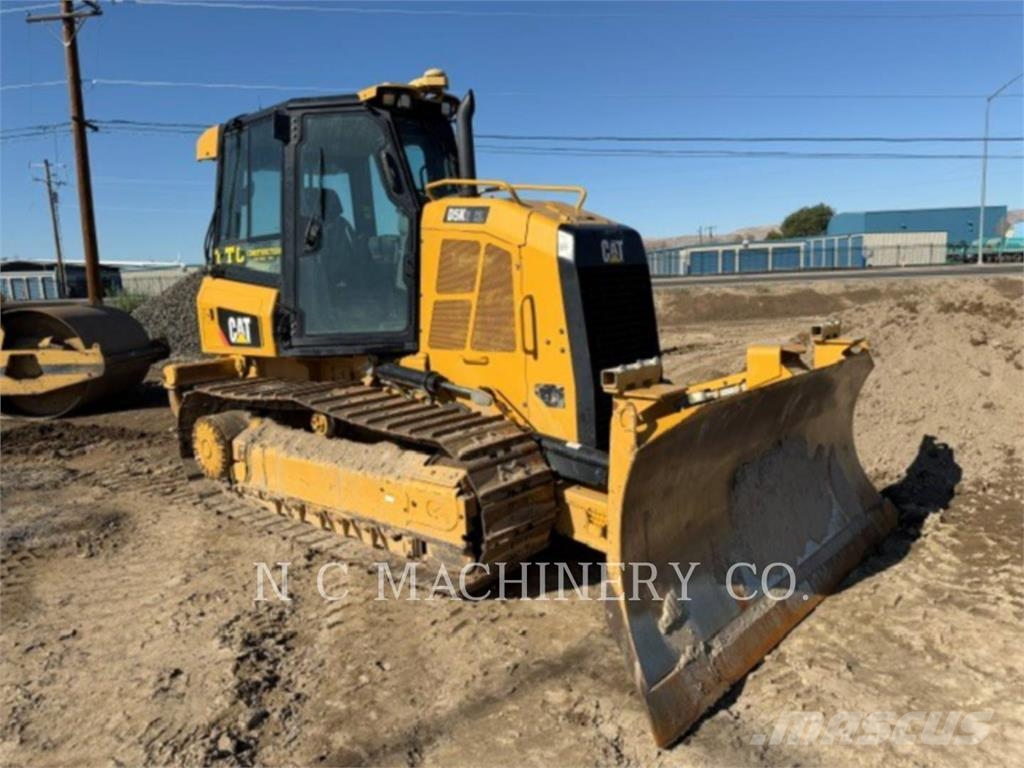 CAT D5K2 XL Buldozer sobre oruga