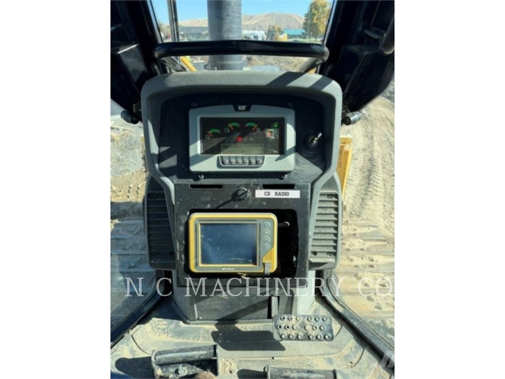 CAT D5K2 XL Buldozer sobre oruga