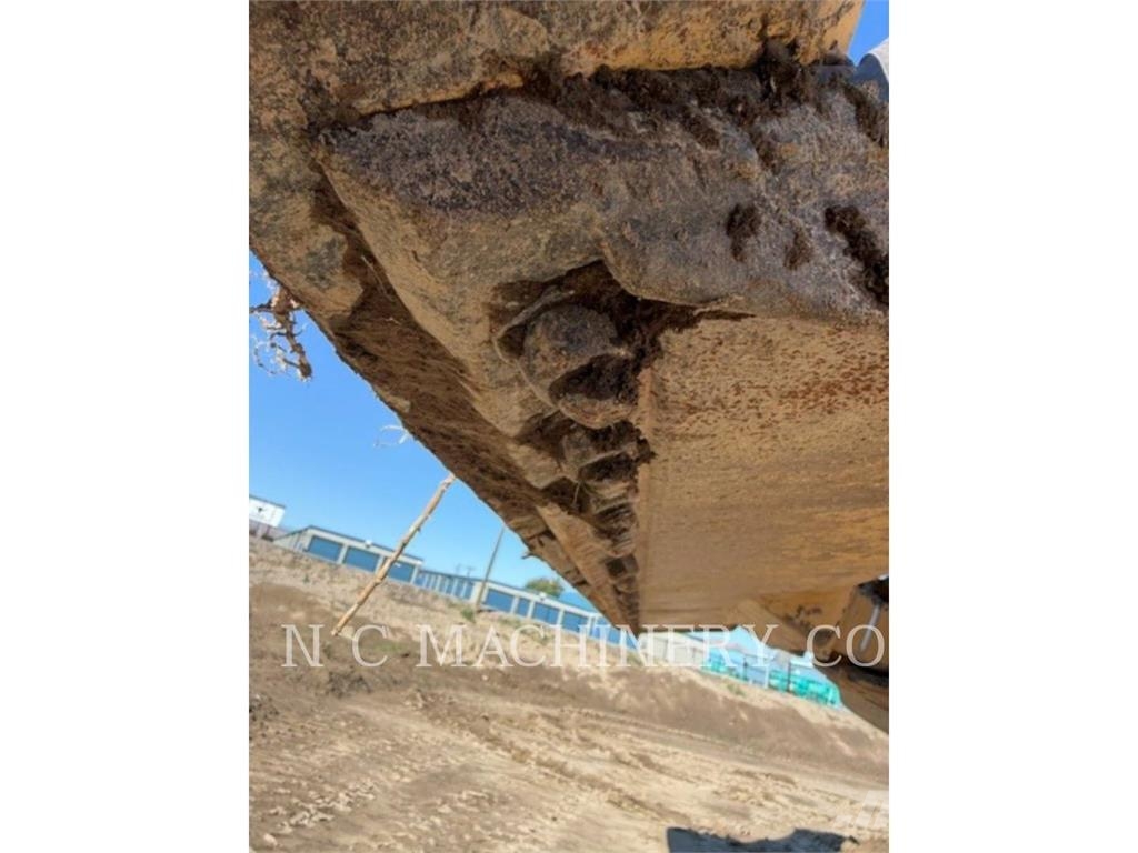 CAT D5K2 XL Buldozer sobre oruga