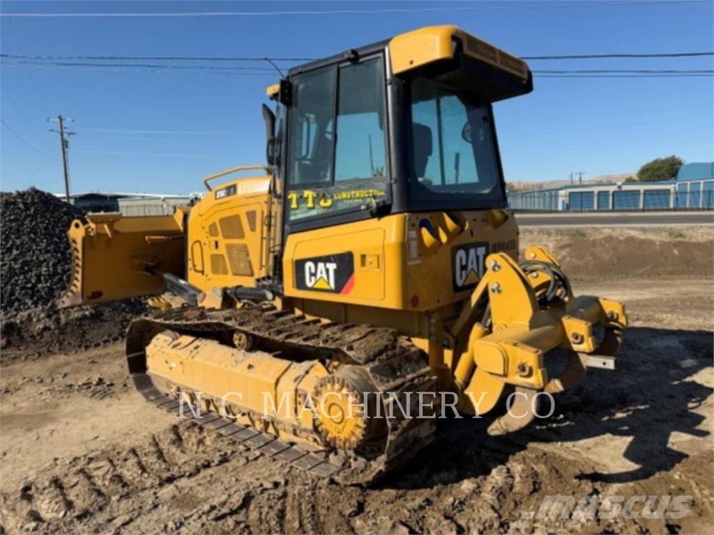 CAT D5K2 XL Buldozer sobre oruga