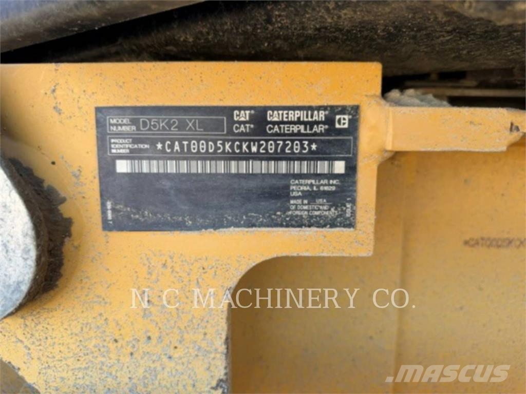 CAT D5K2 XL Buldozer sobre oruga