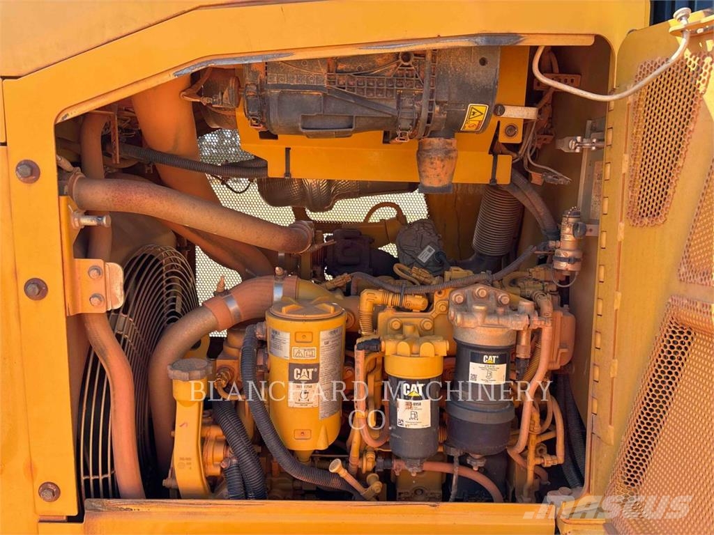 CAT D5K2LGP Buldožerji goseničarji