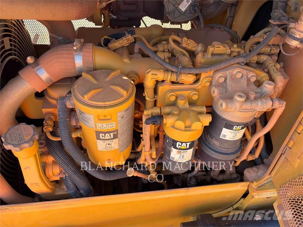 CAT D5K2LGP Buldožerji goseničarji