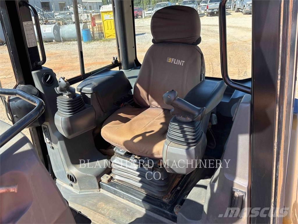 CAT D5K2LGP Buldožerji goseničarji