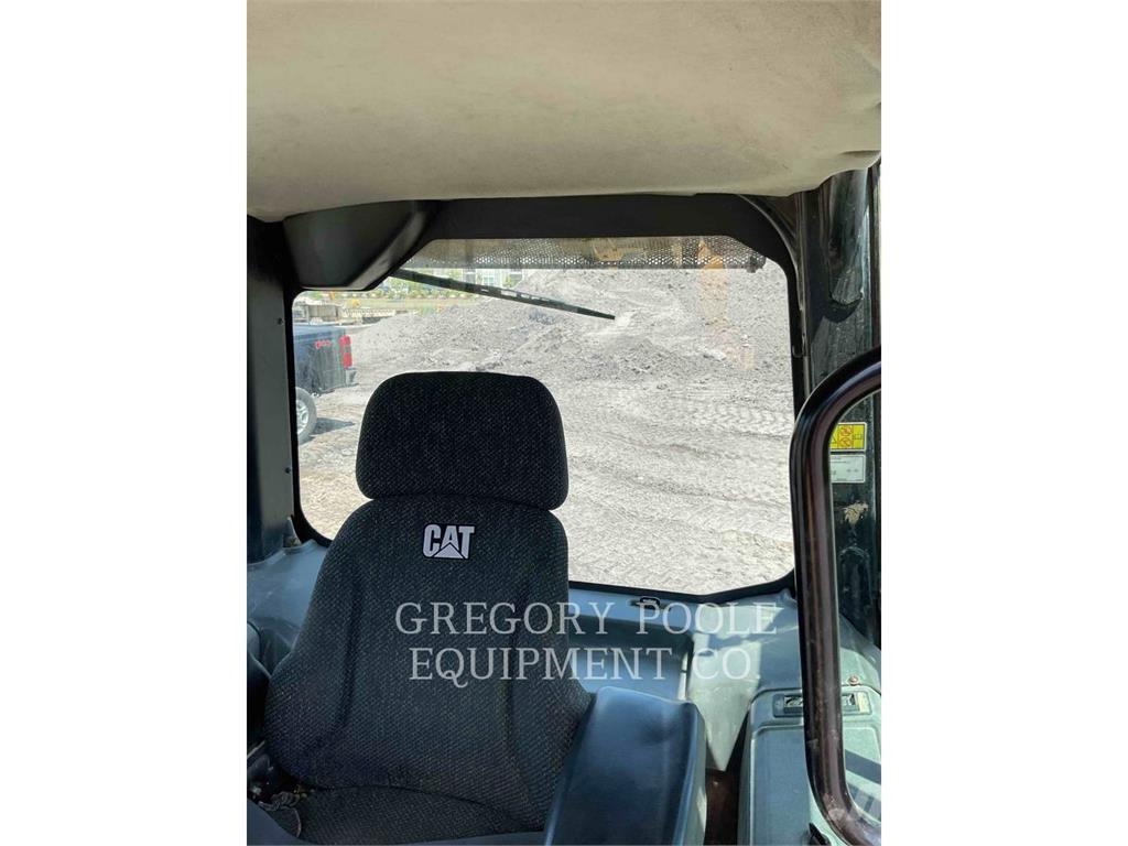CAT D5K2LGP Гусеничні бульдозери