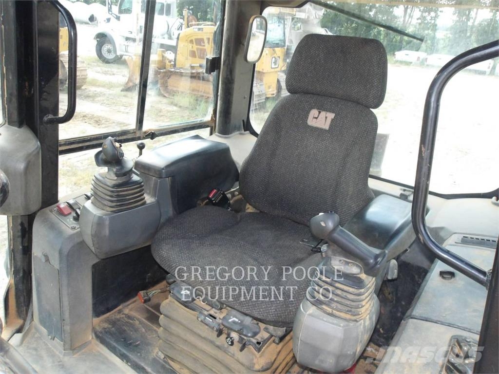 CAT D5K2LGP Bulldozer