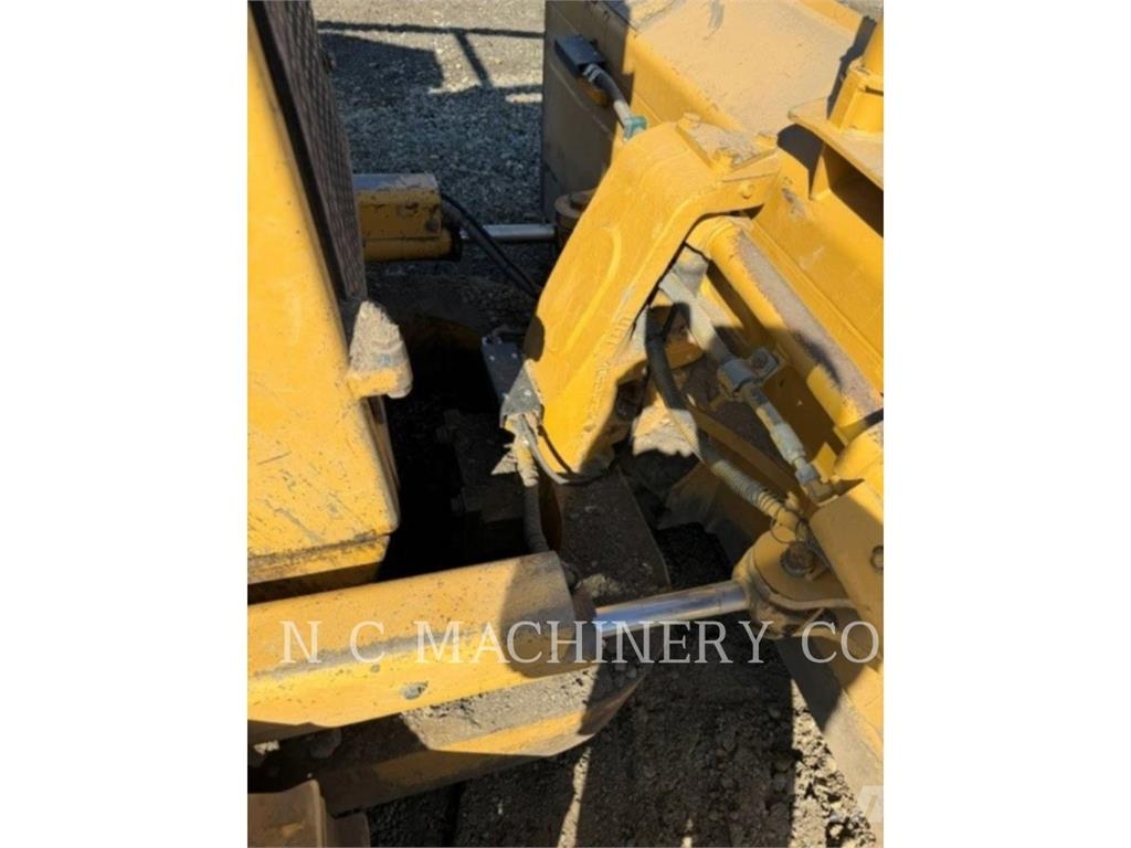 CAT D5MXL Buldozer sobre oruga