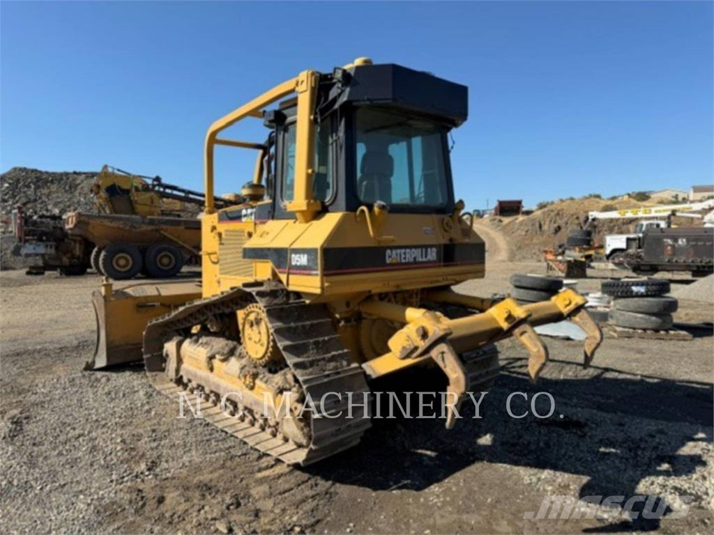 CAT D5MXL Buldozer sobre oruga